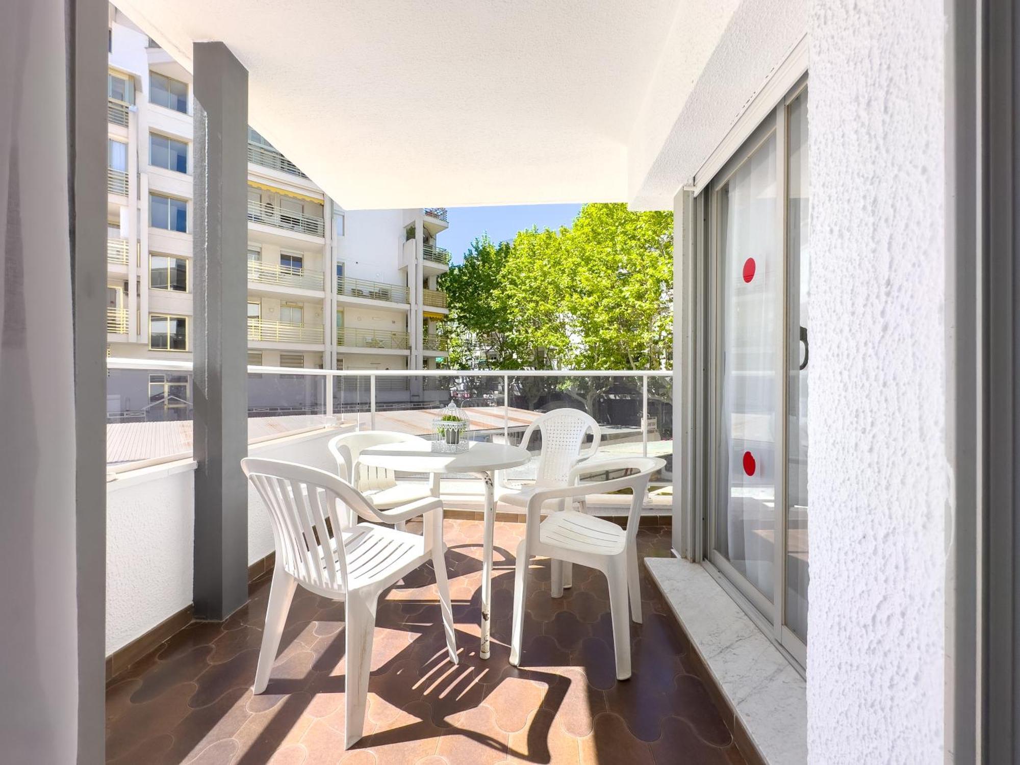 Rentalmar Atlantida Apartamentos Salou Buitenkant foto